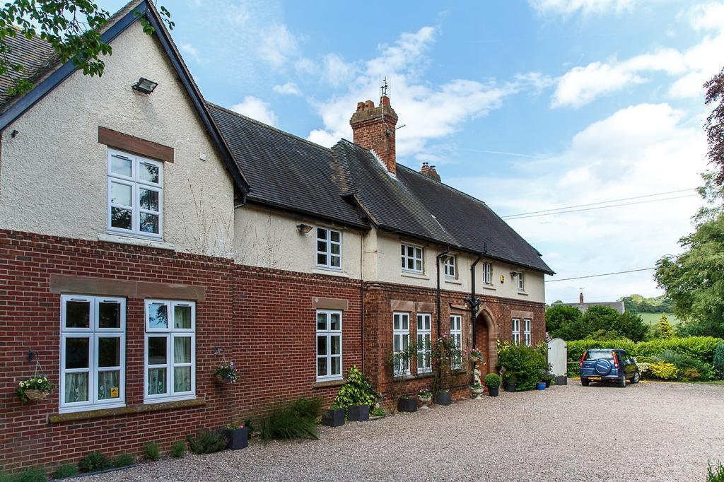 Denstone Heywood Hall מראה חיצוני תמונה