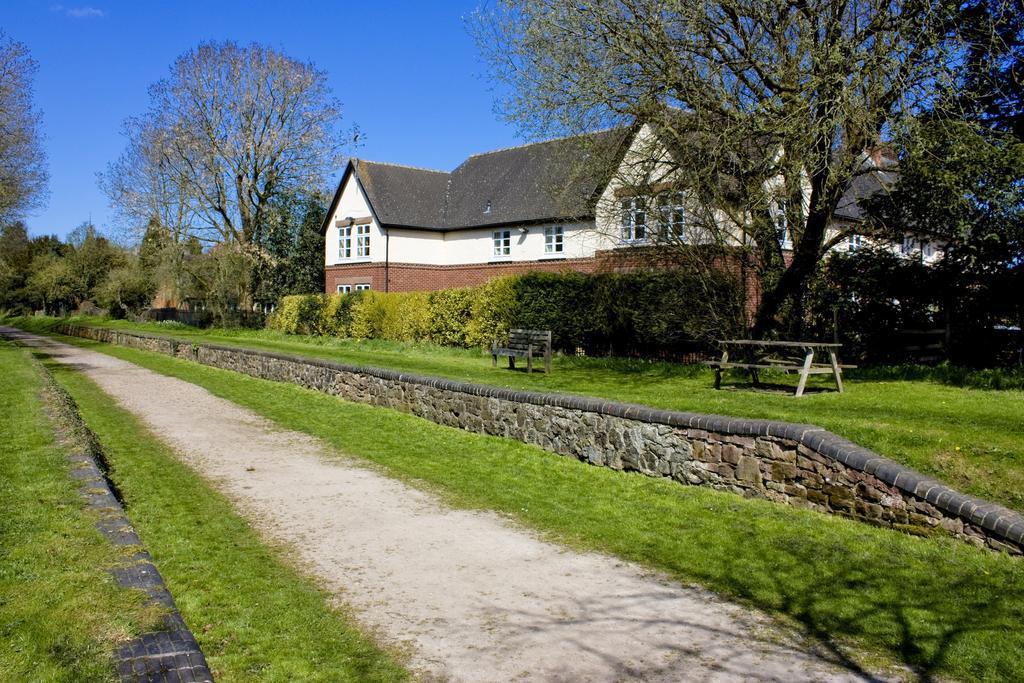Denstone Heywood Hall מראה חיצוני תמונה
